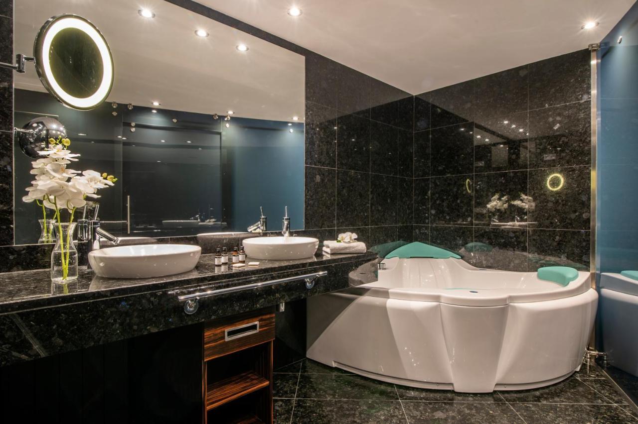 Hotel Starc By Pierre & Vacances Premium Andorra la Vella Bagian luar foto